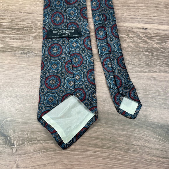 Brooks Brothers Makers Silk Tie Blue Red Geometric Mens Necktie USA Made - Picture 3 of 5